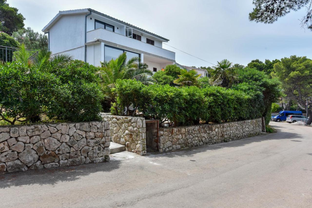 Lazaneo Seafront Apartments, 젤사 외부 사진