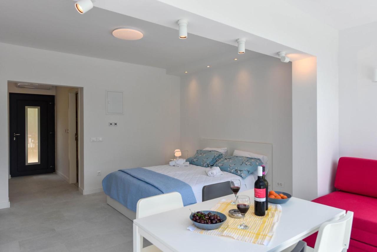 Lazaneo Seafront Apartments, 젤사 외부 사진